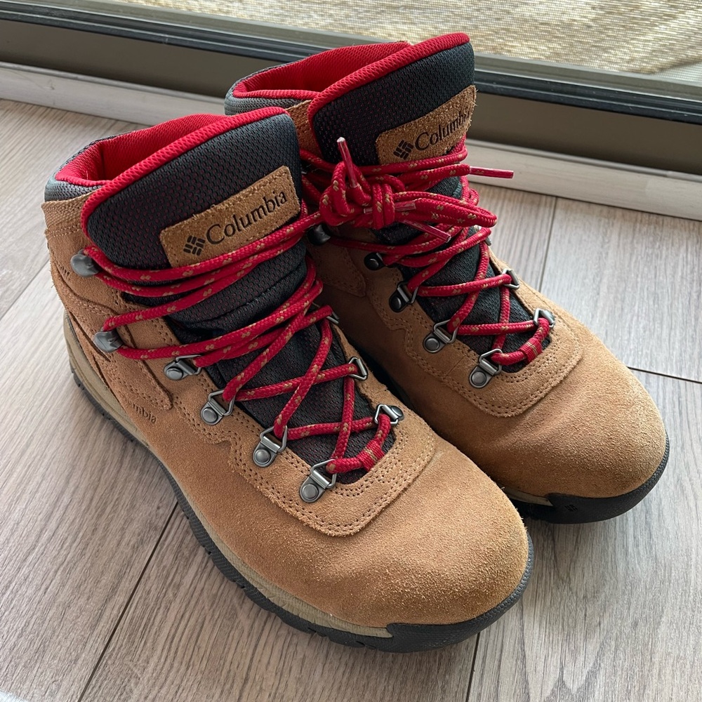 Columbia Women’s Newton Ridge Plus Waterproof Amped Hiking Boot - 10 Wide